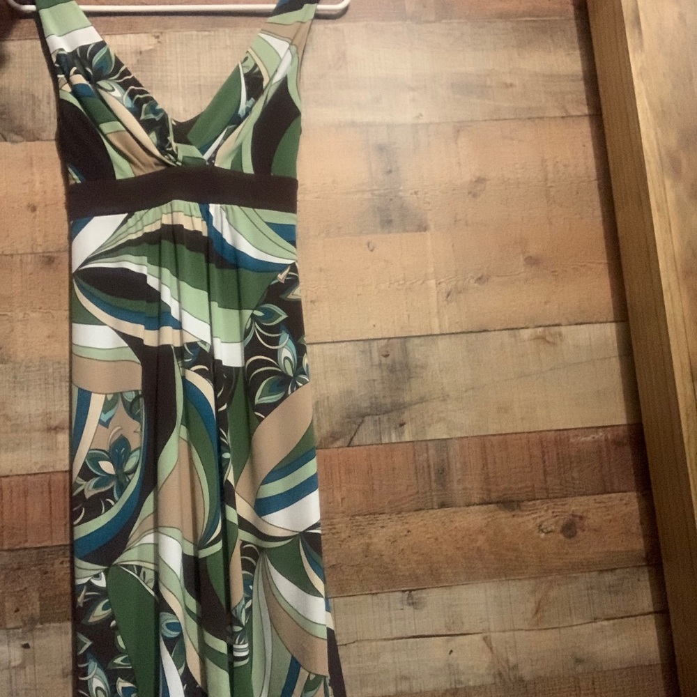 Dress - Picture 2 of 3